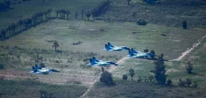 新百胜公司网站，马圭空军基地遭遇炸弹袭击，  当地人民防卫军宣布对袭击负责
