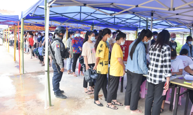 缅甸果敢老街市推进12-17岁年龄段疫苗接种工作