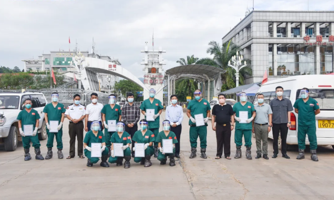 缅甸果敢自治区领导欢送中国援果医疗队回国