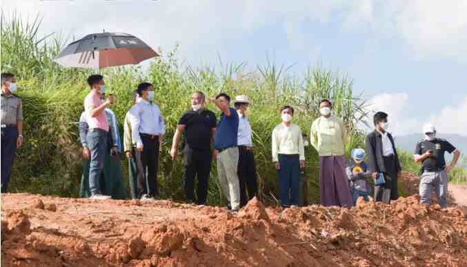 缅甸果敢自治区领导对环城甘蔗运输路线进行实地勘察