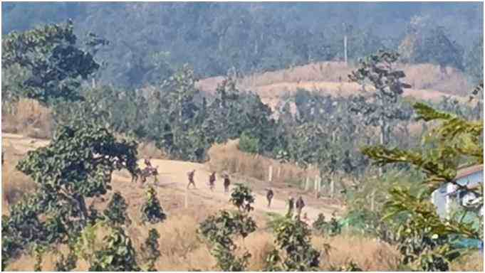 妙瓦底战火蔓延至缅泰边境 枪炮声​震耳欲聋