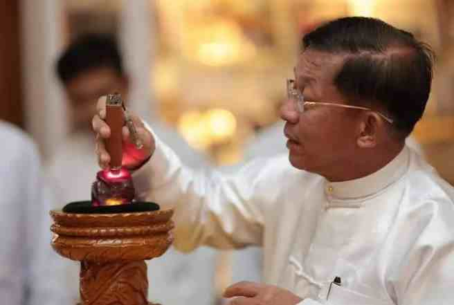 缅甸军方获赠“稀世红宝石” 重达2789.25克拉 网上评论“炸了锅”